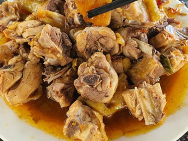 Ẩm thực - "Lủng nồi" với gà kho mắm thơm