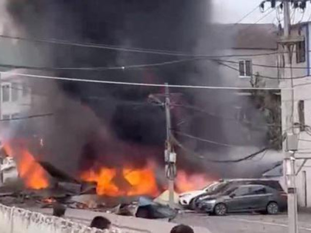 Thế giới - Tiêm kích Trung Quốc rơi xuống khu dân cư, bốc cháy dữ dội