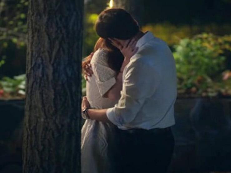 Pháp luật - Bị chồng bắt gặp “mây mưa” với nhân tình ngoài vườn, vợ có hành động sốc