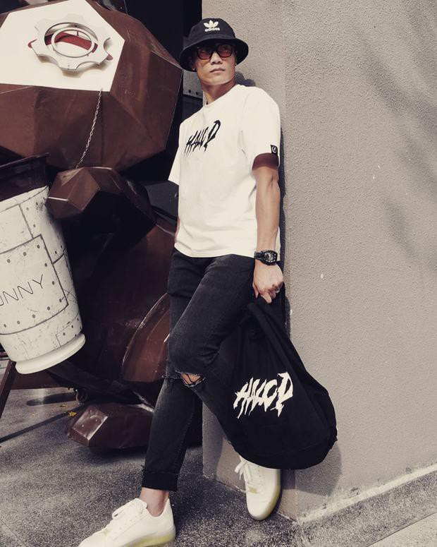 Hiện tại Bùi Tiến Dũng đang là chủ
một cửa hàng thời trang nam nằm ngay Quận 1, TP.HCM.