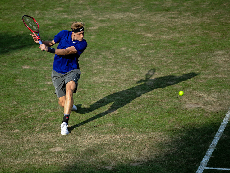 Shapovalov nếm trái đắng ngay trận ra quân giải Stuttgart Open năm nay