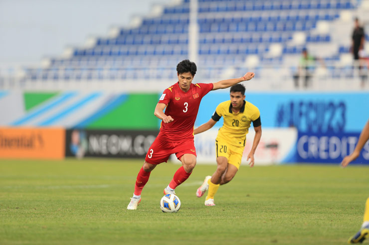 U23 Việt Nam thắng U23 Malaysia 2-0 để giành vé vào tứ kết