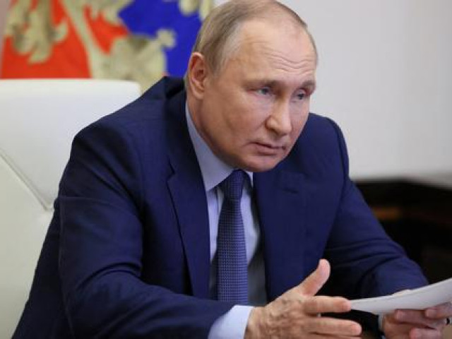 Tổng thống Zelensky ký lệnh trừng phạt Tổng thống Putin