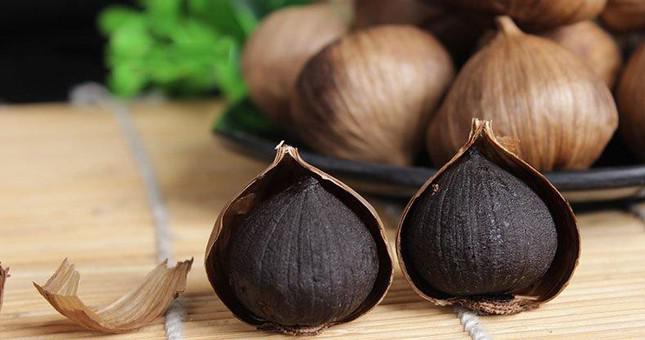 Tỏi đen được ví như ‘thần dược’ trị nhiều bệnh, nhưng ít ai biết những tác dụng phụ đáng sợ của nó - 1