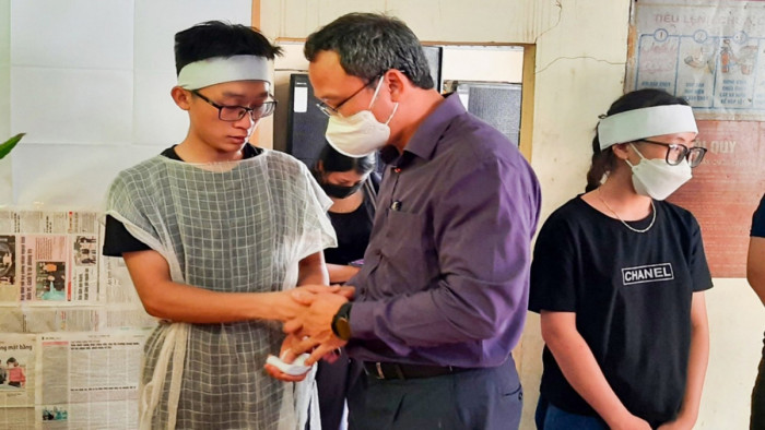 Phó chủ tịch chuyên trách Ủy ban ATGT Quốc gia Khuất Việt Hùng chia sẻ nỗi đau với gia đình nạn nhân, đồng thời đề nghị cơ quan chức năng coi đây là án điểm về TNGT, xử nghiêm theo quy định