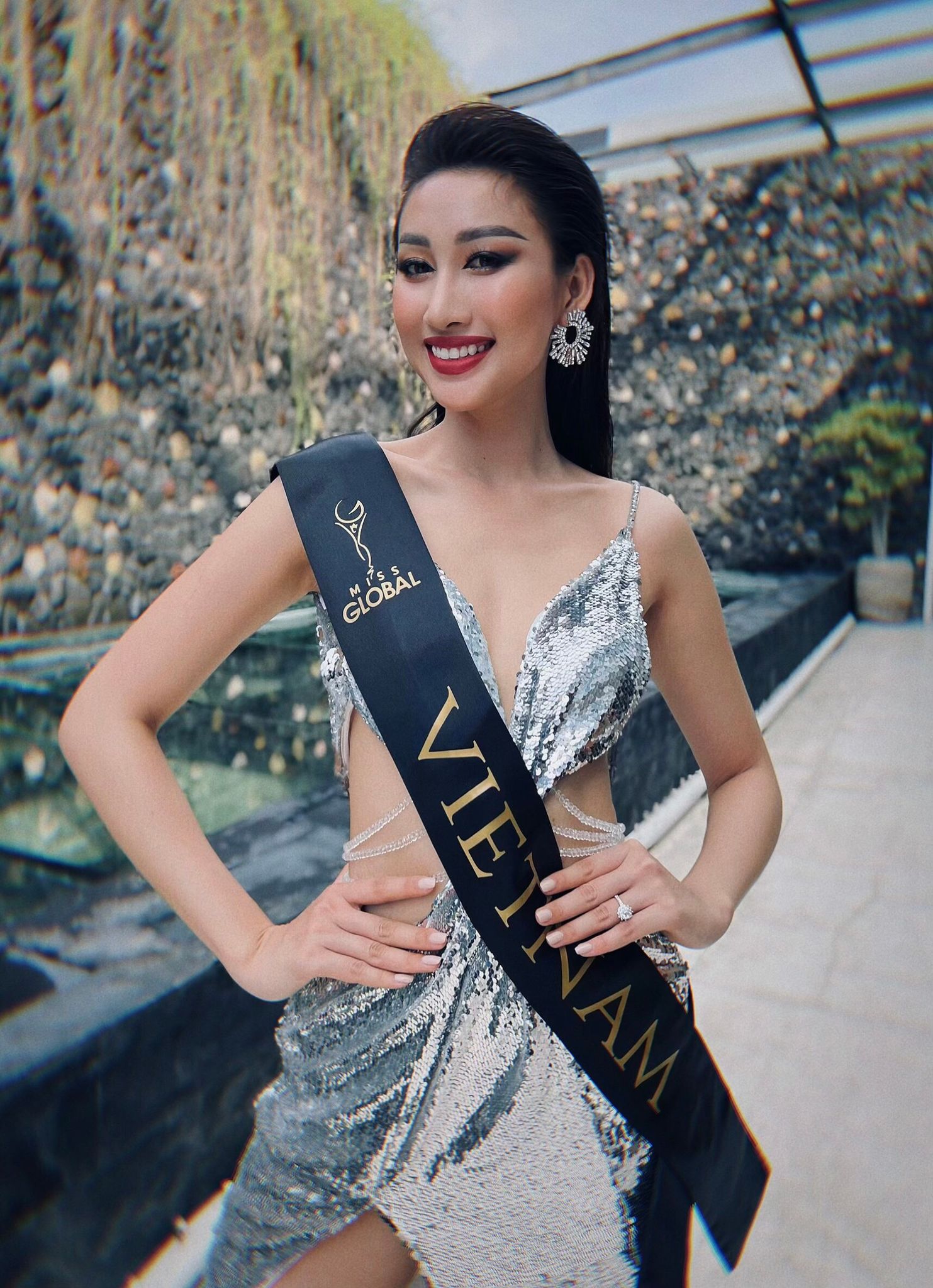 Nhan sắc rạng ngời của Đoàn Hồng Trang