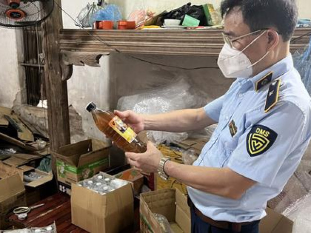 Thị trường - Tiêu dùng - Hàng nghìn lít mật ong giả nhãn hiệu "Mật ong hoa nhãn chính gốc Hưng Yên"