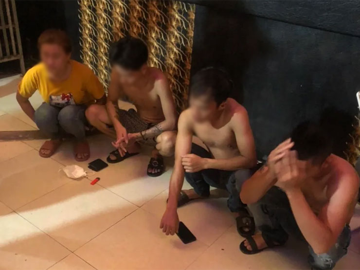 Pháp luật - "Bữa tiệc" quái đản của cô gái cùng 3 bạn trai