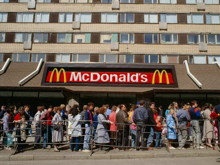 McDonald’s chạy khỏi Nga, doanh nhân này mua luôn 800 cửa hàng