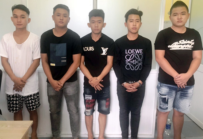 Vụ chém người, ném bom xăng trong quán ốc ở Thủ Đức: Công an triệu tập nhiều đối tượng - 2