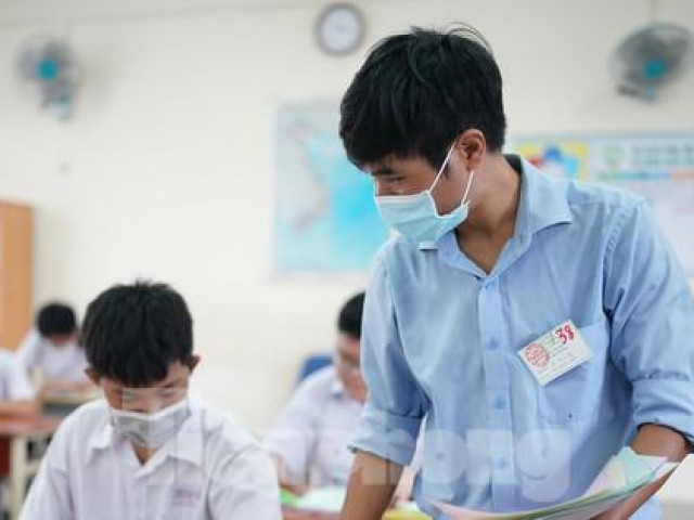 Giáo dục - du học - Tuyển sinh vào lớp 10: Hình ảnh các thí sinh TPHCM thi môn cuối cùng