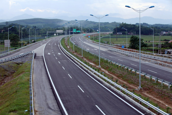 Tổng Cục đường bộ Việt Nam đánh giá, ATGT trên đoạn Yên Bái - Lào Cai hiện chưa đáp ứng được là một tuyến đường cao tốc hoàn chỉnh.