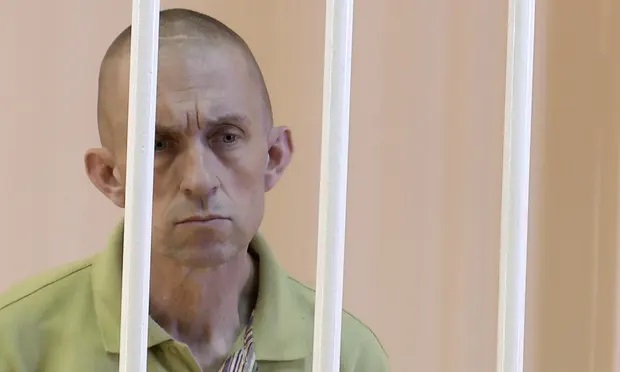 Shaun Pinner tại một phòng xử án ở Donetsk. Ảnh: Reuters