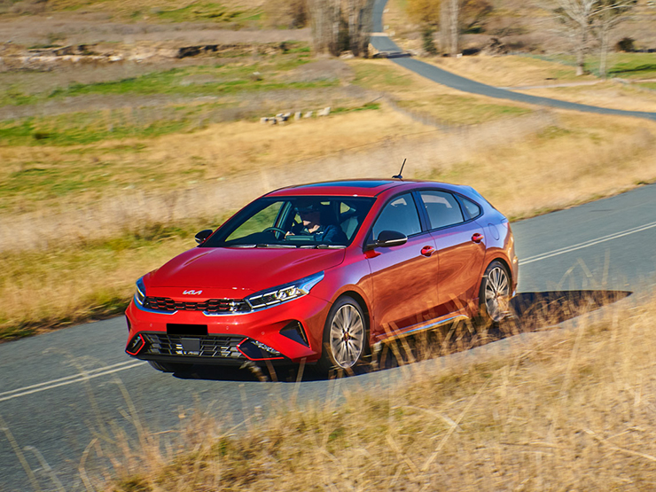 Tin tức ô tô - Giá xe KIA K3/Cerato niêm yết và lăn bánh tháng 6/2022