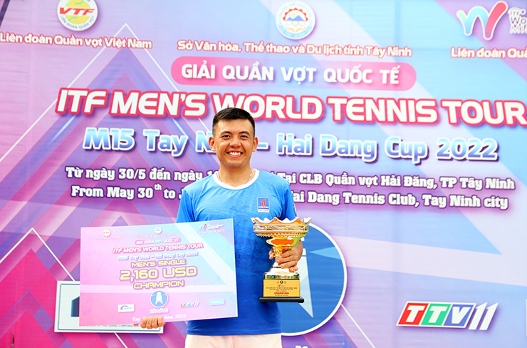 Hoàng Nam giành 3 chức vô địch (2 đơn và 1 đôi) trong 2 giải nhà nghề liên tiếp trên sân nhà