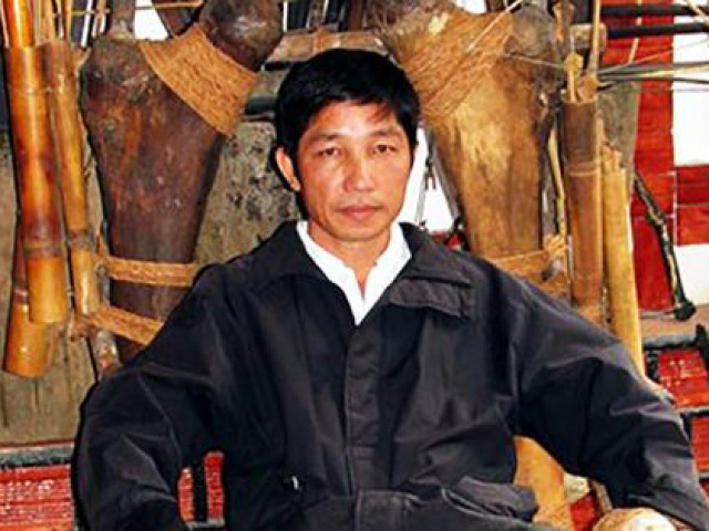 Tin tức trong ngày - Chiếc ghế độc nhất vô nhị của 'vua voi'