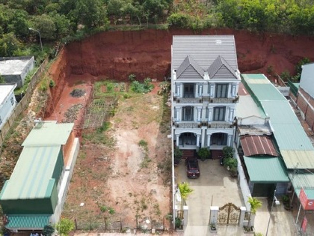 Tin tức trong ngày - Kỷ luật Giám đốc Văn phòng đăng ký đất đai tỉnh Đắk Nông