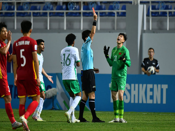 Rực lửa đại chiến U23 Việt Nam - U23 Saudi Arabia: Thẻ đỏ nghiệt ngã
