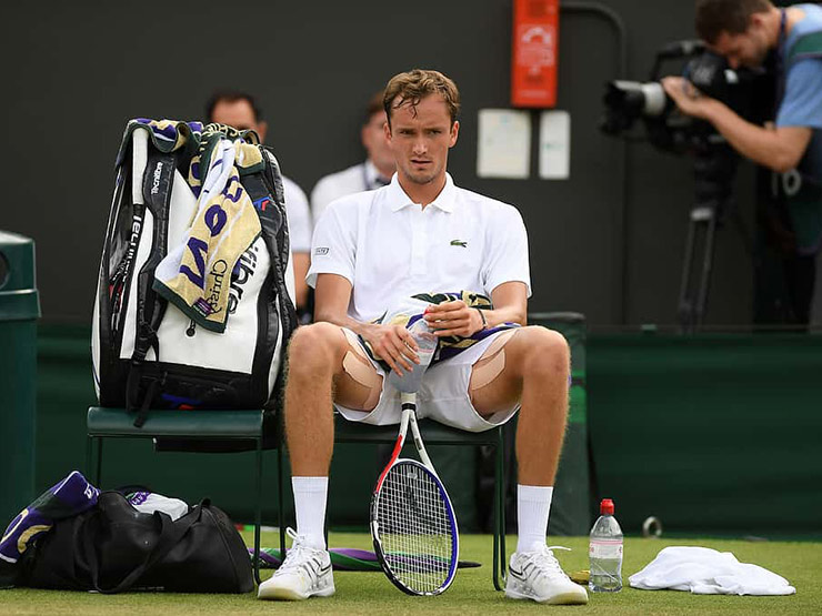 ATP tính ”quay xe” cộng điểm cho Wimbledon, Medvedev chờ cơ hội tham dự