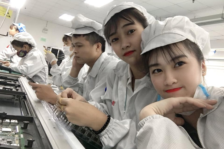 Foxconn tố bị đối thủ tại Việt Nam “săn trộm” người lao động - 1