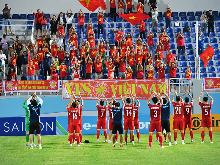 Bóng đá - Vào tứ kết U23 châu Á, U23 Việt Nam thành công hơn cả Iran & Trung Quốc (Clip tin nóng Bóng đá 24h)