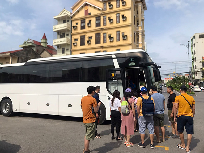 Giá thuê xe du lịch tại QBTravel là công khai, minh bạch và rất cạnh tranh