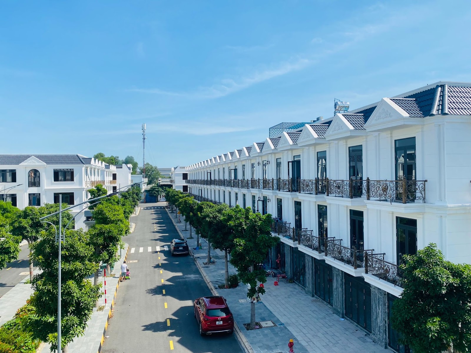 Nhà phố Đông Hưng văn minh, hiện đại đã hoàn thiện 100%.