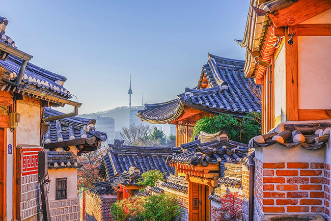 Làng Bukchon Hanok. Đây là một trong những nơi rất tuyệt vời để bạn ghé thăm ở Seoul.
