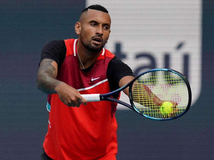 Thể thao - Cực nóng giải tiền Wimbeldon: "Hoàng tử" Tsitsipas thắng nhọc, Murray xin bỏ cuộc