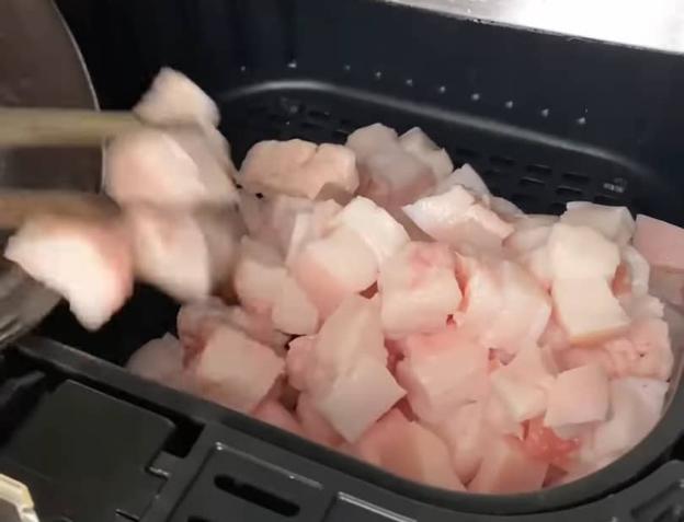 Làm tóp mỡ bằng nồi chiên không dầu: Giòn ngon, nhàn tênh, không còn lo bị bắn dầu, cháy khét - 2