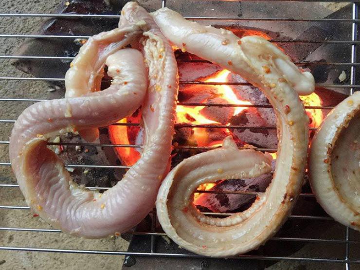 Thị trường - Tiêu dùng - Loại cá ở Việt Nam nhìn như "quái vật", xưa không ai dám ăn, nay bắt bán 400.000 đồng/kg