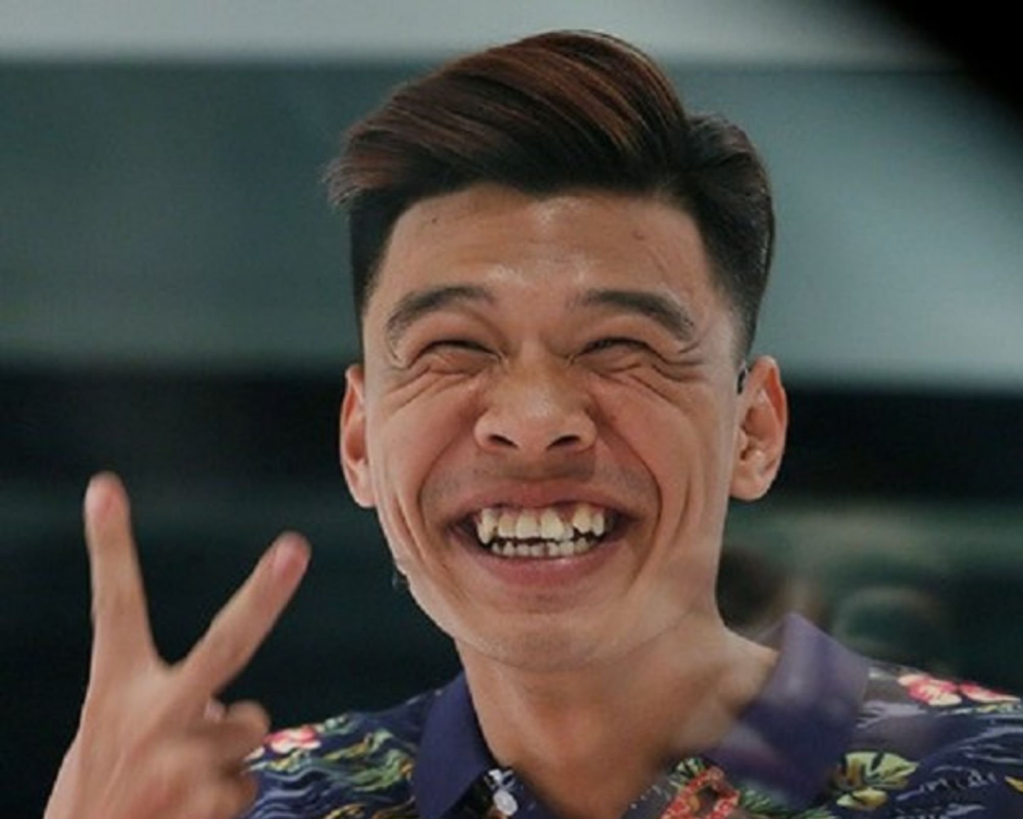 Trung Ruồi gây ấn tượng bởi gương mặt xấu lạ.