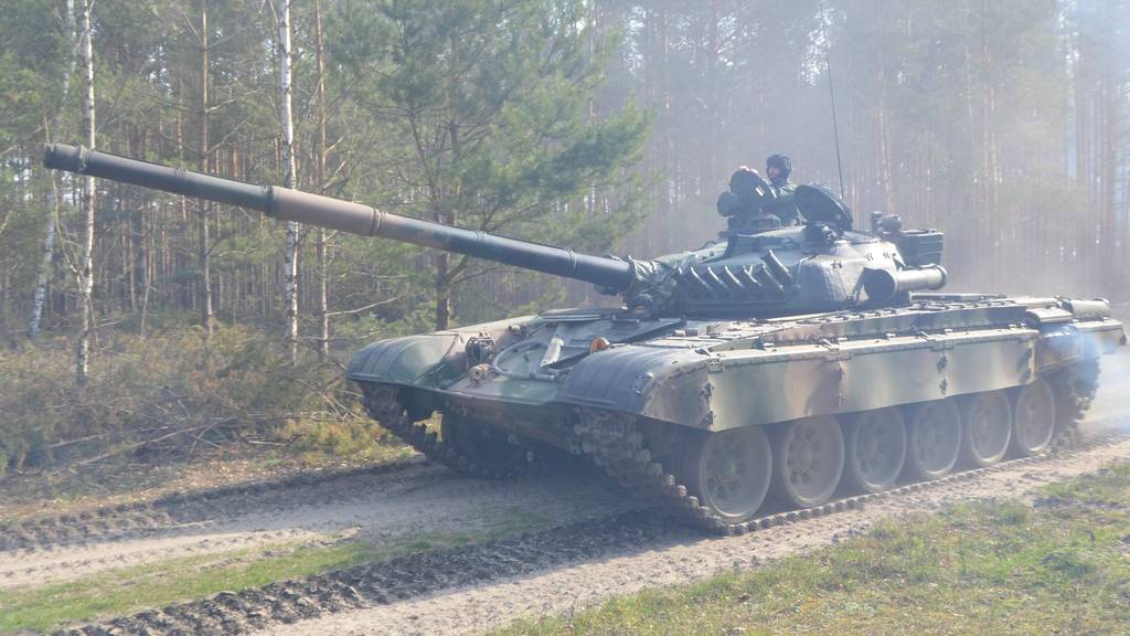 Ba Lan đã hỗ trợ Ukraine hàng trăm xe tăng, pháo và triều trang thiết bị khác.