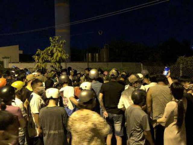 Tin tức trong ngày - Clip: Hai thanh niên vào khu công nghiệp bắt cá, 1 người chết