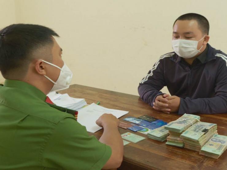 Pháp luật - Cô gái 18 tuổi giúp người yêu hack hơn 400 tài khoản Facebook, chiếm đoạt hơn 10 tỉ đồng