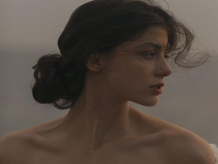 Làm đẹp - Muốn tóc không xẹp, bạn nên tránh xa loại dầu xả này