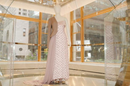 Kim Jones ra mắt Fendi set tiết lộ câu chuyện thời trang của nhà mốt danh tiếng