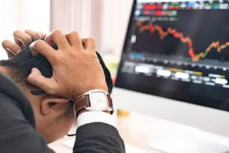 Kinh doanh - Bitcoin rớt thảm: Lao vào bắt đáy, nhà đầu tư sốc nặng nhìn tài khoản “bay” gần 4 tỷ