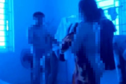 Xác minh clip chủ tịch xã "không mảnh vải che thân" với nữ cán bộ ngay...