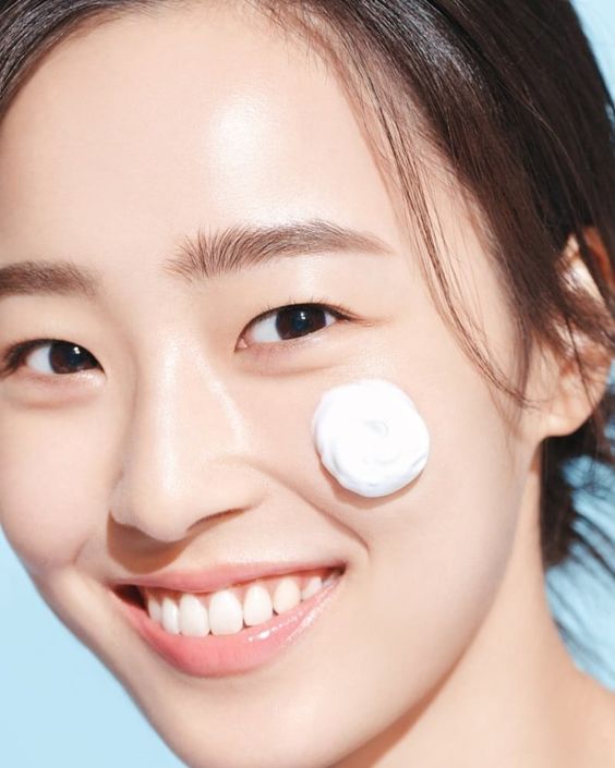 Tốt hơn hết là bạn nên tham khảo ý kiến bác sĩ da liễu và đánh giá tình trạng sẹo và da của bạn trước khi chọn chất làm đầy da. Tránh dùng chất làm đầy nếu bạn có vết cắt và vết thương trên da.