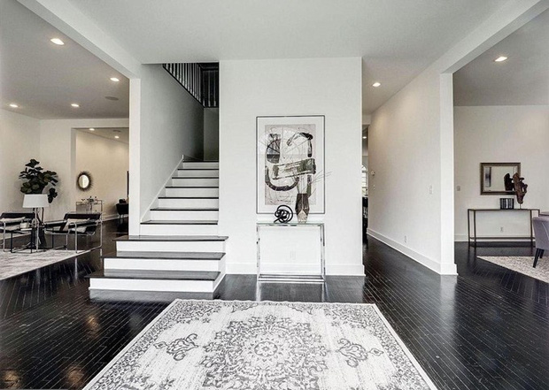 Không hề đơn điệu mà vẫn có sức hút riêng