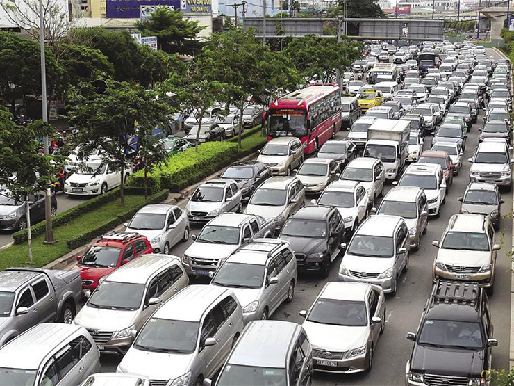 Ô tô - Thời "ba mẹ anh" ô tô chạy vun vút, thời mình thì kẹt cứng và “đau ví” hoài!