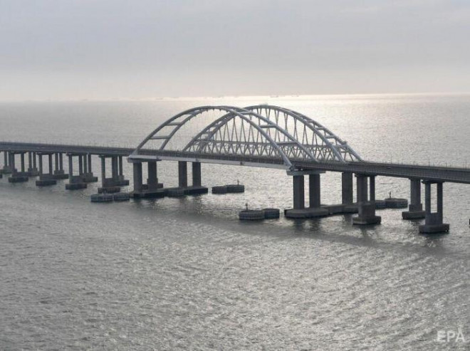 Cầu Crimea là cây cầu dài nhất châu Âu, nối miền Nam nước Nga với bán đảo Crimea và có tầm quan trọng chiến lược đối với Nga. Ảnh: EPA