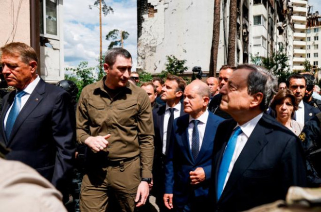 Lãnh đạo Đức, Pháp, Ý và Romania trong chuyến thăm Ukraine hôm 16-6. Ảnh: Reuters