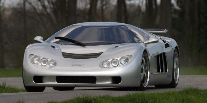 Lotec Sirius xuất hiện trên đường phố trong năm 2004. Ảnh : Hotcars