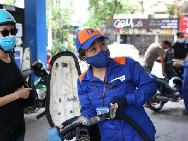 Thị trường - Tiêu dùng - Nóng việc mua xăng từ Malaysia, dự trữ xăng dầu của doanh nghiệp: Bộ Công Thương nói gì?