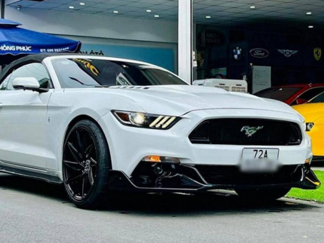 Ngắm xe - Ford Mustang mui trần cực hiếm rao bán giá hơn 1,8 tỷ đồng