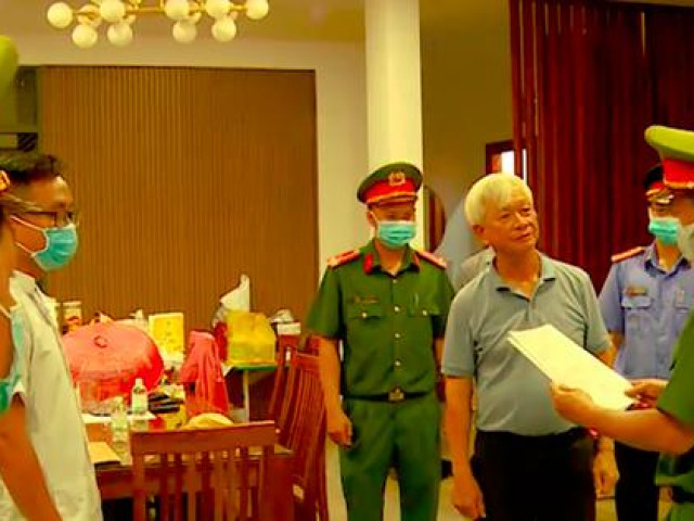 Tin tức trong ngày - Hàng loạt cựu quan chức tỉnh Khánh Hòa bị khởi tố vì vụ giao "đất vàng" tại Nha Trang