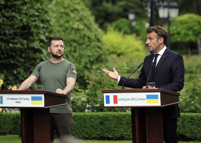 Ông Macron nói Pháp, Đức, Italia và Romania ủng hộ trao tư cách ứng viên EU cho Ukraine.