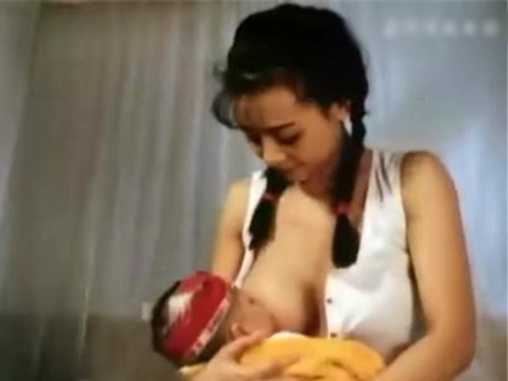Phim - Án phạt, lệnh cấm... vì diễn cho con bú, sao nữ gây tranh cãi vì đâu?